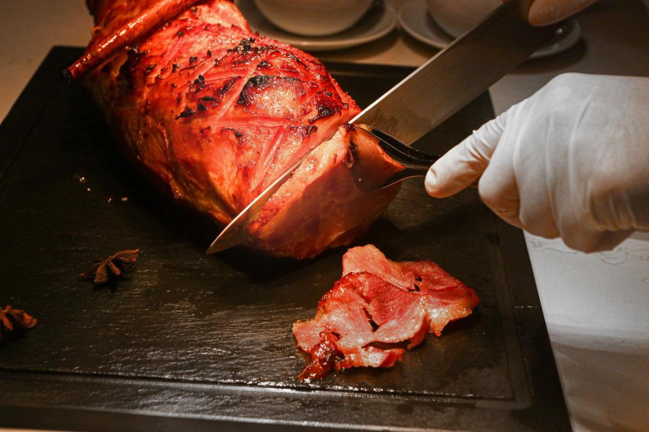 Chatrium Grand Bangkok Exterior foto Slicing ham